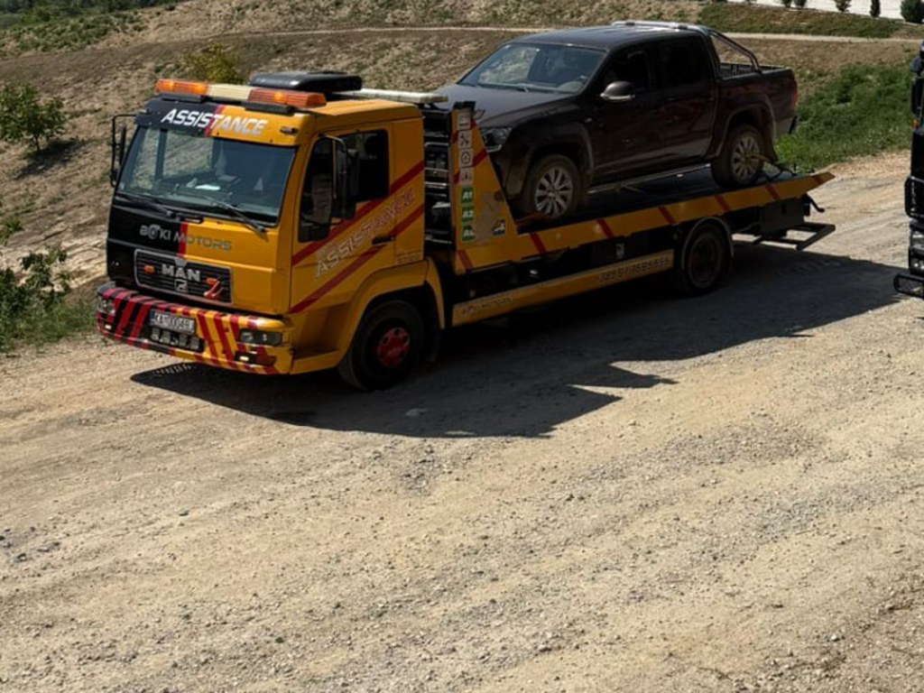 Boki Assistance MAN vučno vozilo nosivosti 3 tone s pickup vozilom